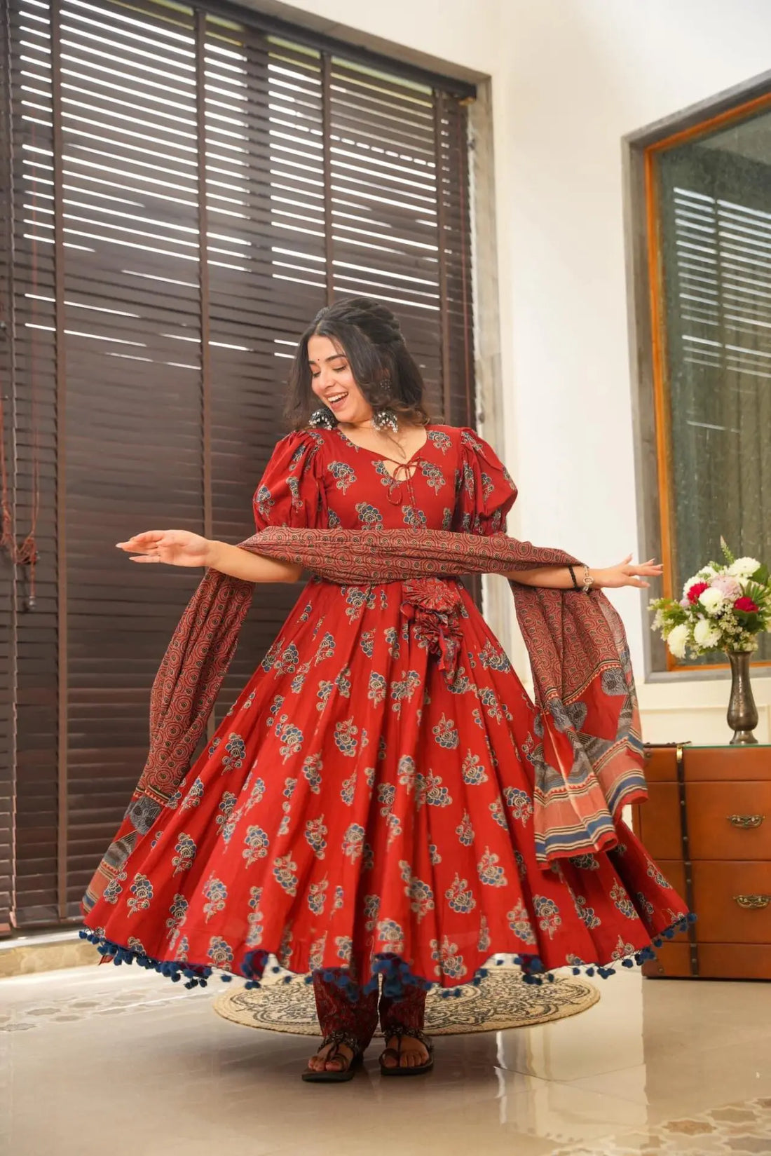 Chic Cotton Kurta with Balloon Sleeves, Pants, and Mul-Mul Dupatta