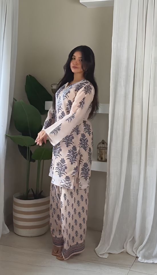 Classic Buta Motif Farsi Suit